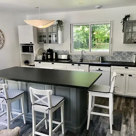 Les Rudali Newport Villa