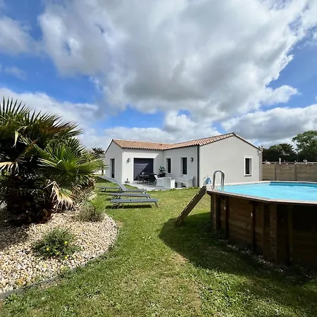 Les Rudali Newport Villa *