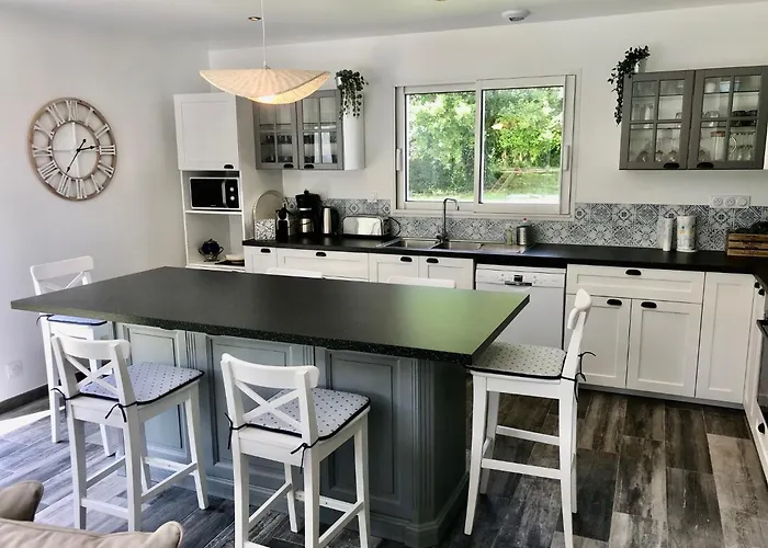 Les Rudali Newport فيلة