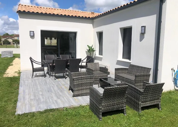 فيلة Les Rudali Newport *