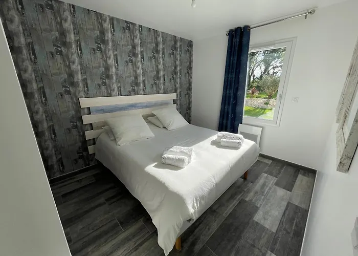 فيلة Les Rudali Newport